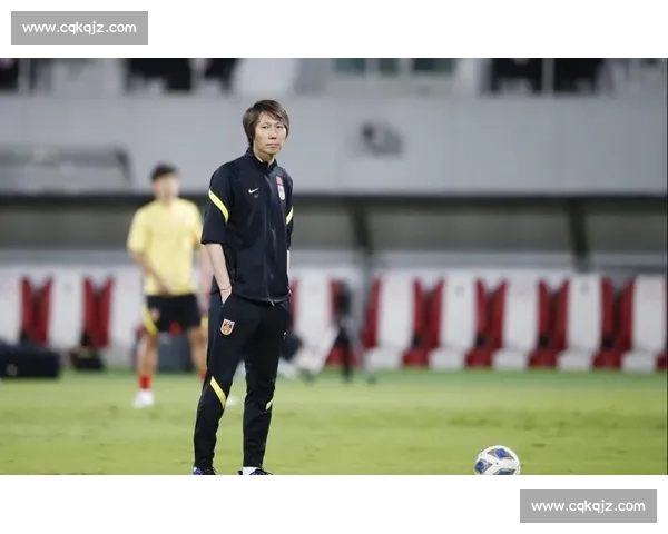 维修斯怒轰换人引热议：徐阳批没必要，领先换核心藏隐患